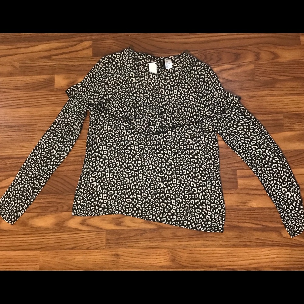 Black & white blouse